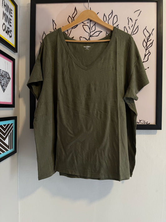 Solid Color Brand T-Shirt for Women – Soft & Comfortable Everyday Wear